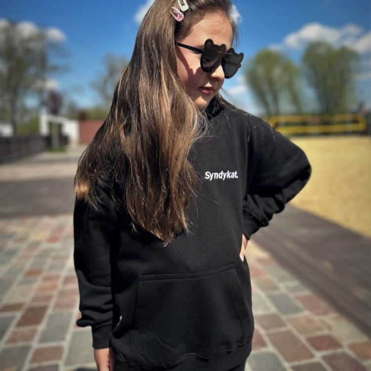 Bluza dziecięca BMW Syndykat KIDS 2 czarna z kapturem kangurek dziewczynka i chłopiec.jpg