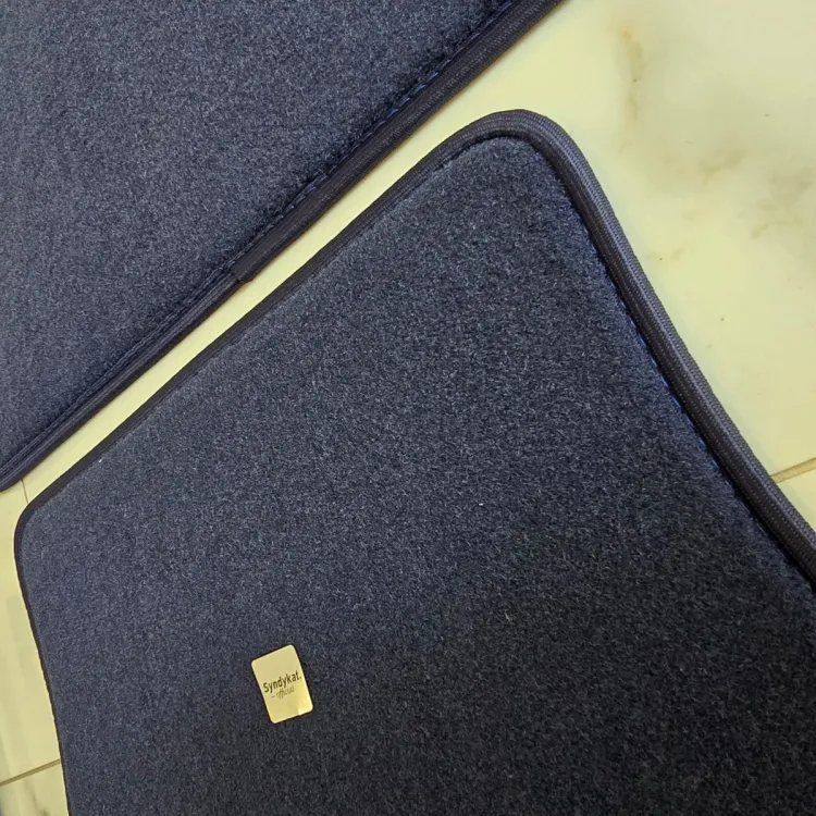 granatowe grube wysokiej jakości dywaniki BMW Syndykat granatowy dywan dywaniki bez haftu E38.jpg
