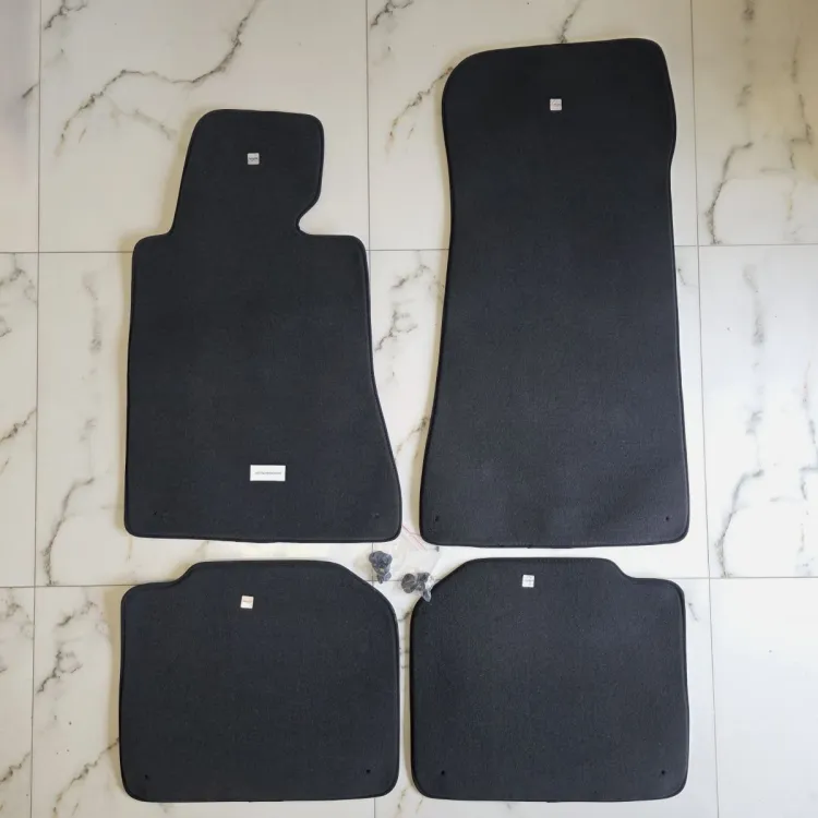 BMW E32 dywaniki antracytowe Syndykat welur antracyt krótka wersja.jpg