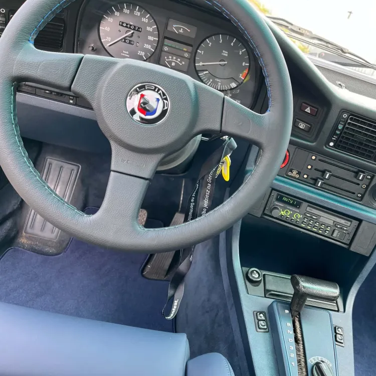 E28 BMW dywaniki welurowe granatowe Syndykat przód niebieskie siera 5.jpg
