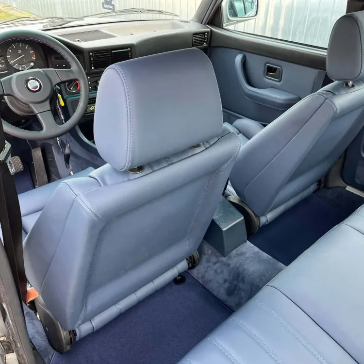 E28 BMW dywaniki welurowe granatowe Syndykat tył niebieskie seria 5.jpg