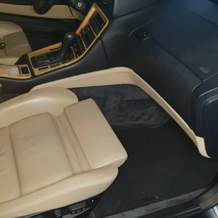 E31 BMW seria 8 dywaniki welurowe czarne Syndykat dywany welur.jpg